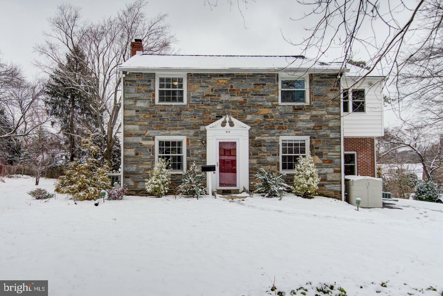 Property Photo: 414 Golfview Road PA 19086
