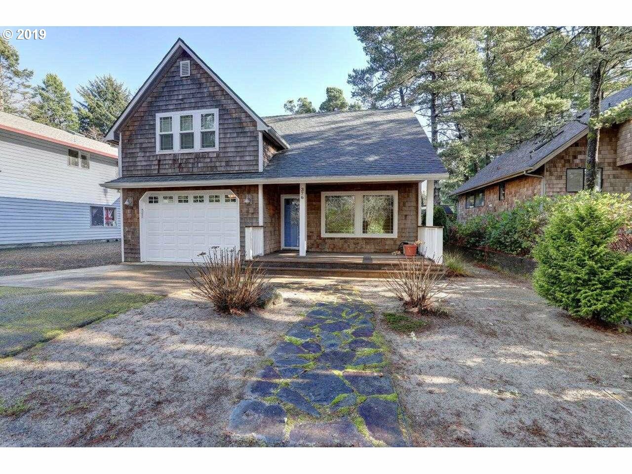 Property Photo: 376 Fourth Pl OR 97130