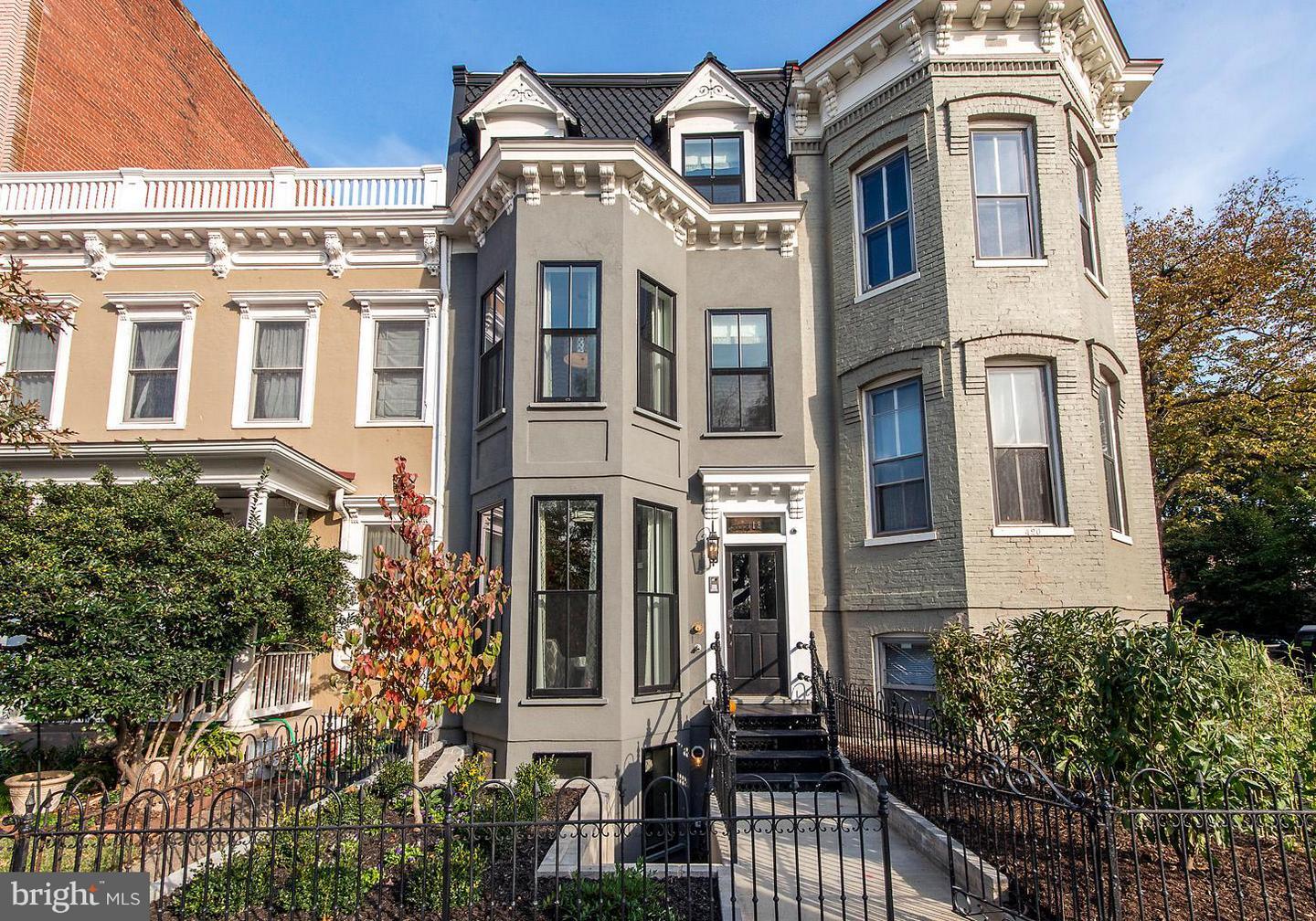 Property Photo:  418 Seward Square SE 2  DC 20003 