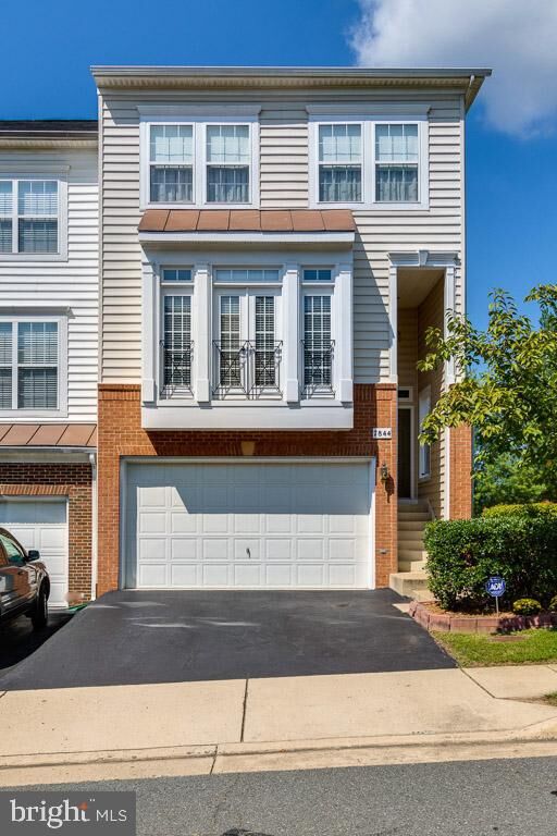Property Photo: 7844 Locust Leaf Lane VA 22315