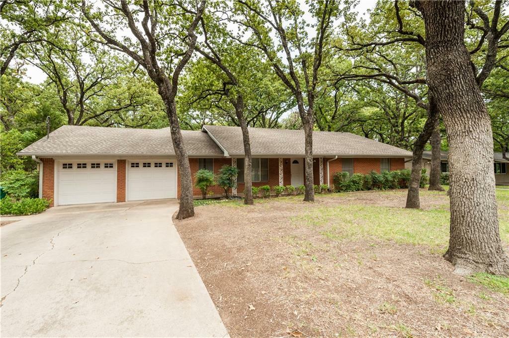 Photo de la propriété:  2708 Woodhaven Street  TX 76209 