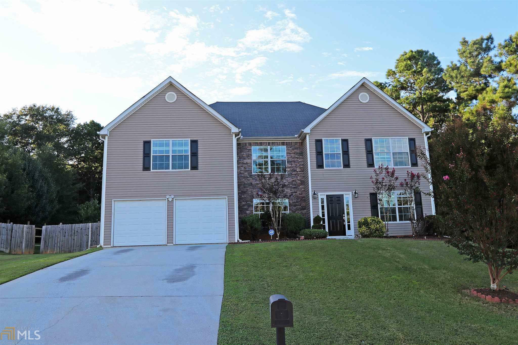 Property Photo:  2109 Oakridge Ave  GA 30656 