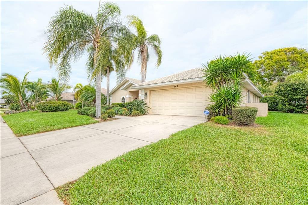 Property Photo: 442 Lake Of The Woods Drive FL 34293