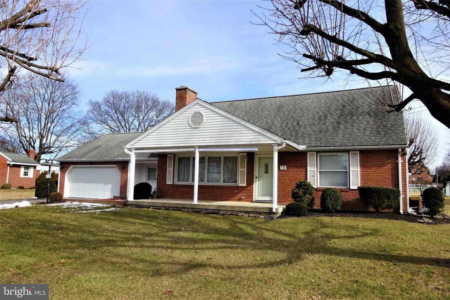 Property Photo: 710 S Allison Street PA 17225