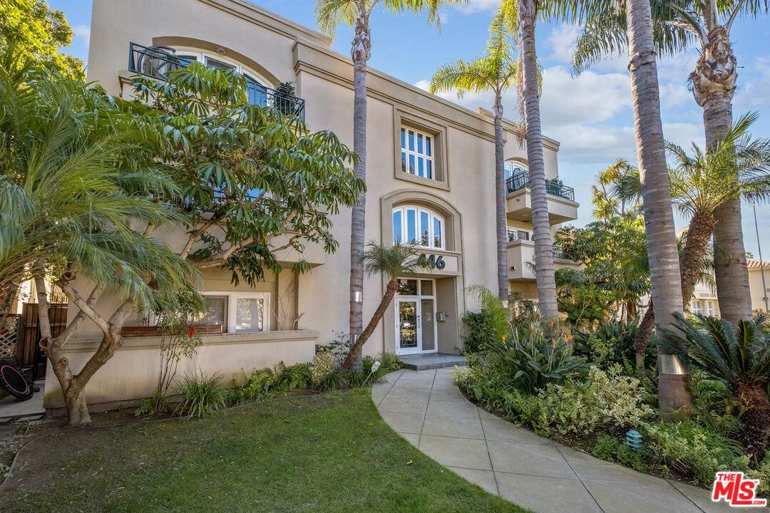 Property Photo: 446 San Vicente 104 CA 90402