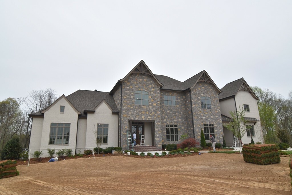 Property Photo: 5019 Hilltop Ln, Lot 9 TN 37046