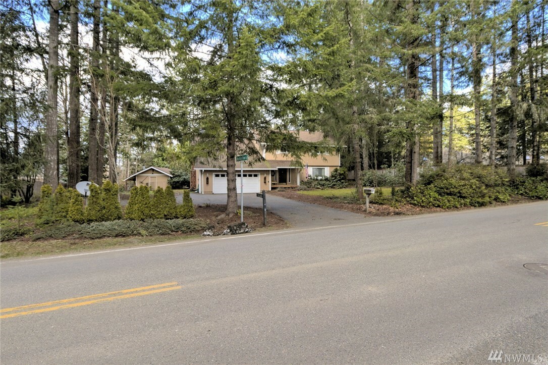 Property Photo:  420 E Lakeland Dr  WA 98524 