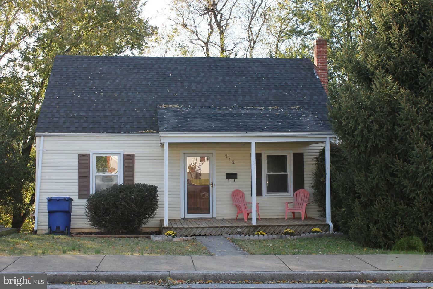 Property Photo:  212 Polk Avenue  VA 22630 