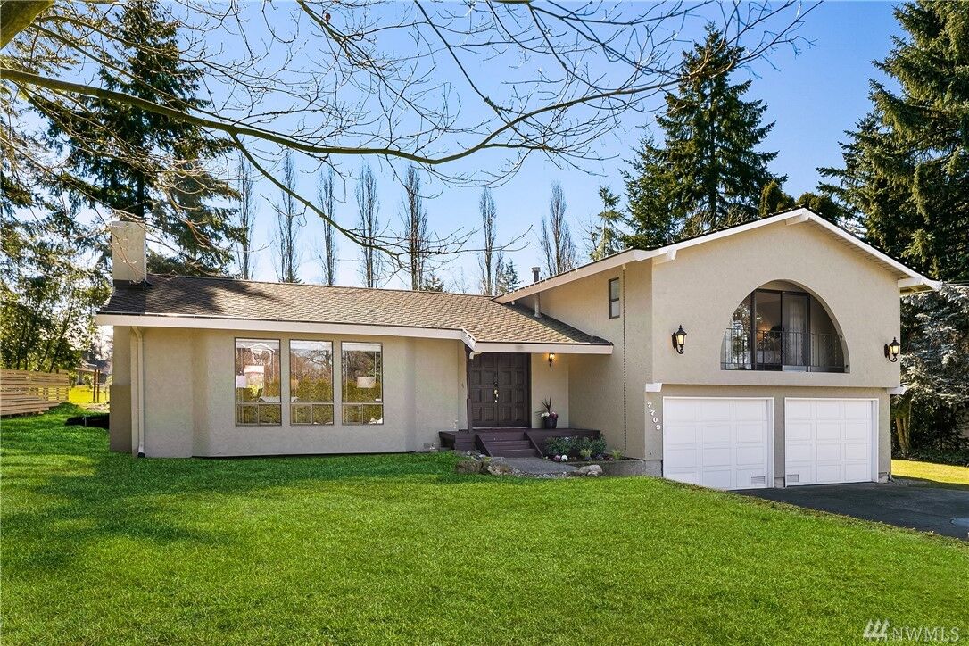 Property Photo: 7709 Ridgecrest Lane WA 98040