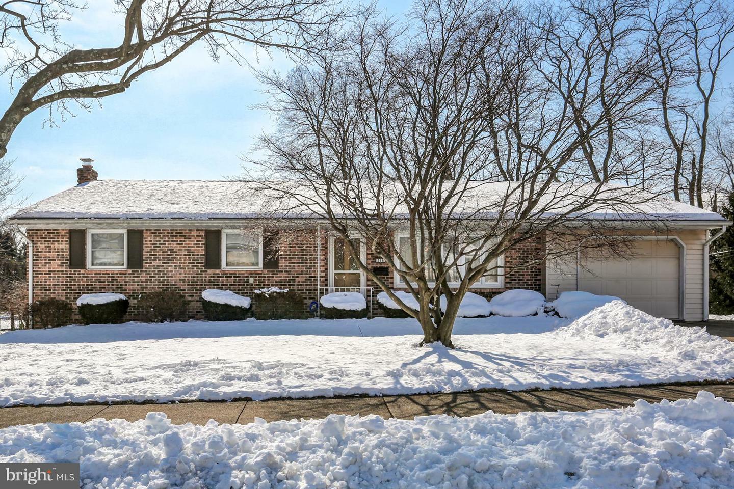 Property Photo:  316 Pinewood Drive  PA 17011 