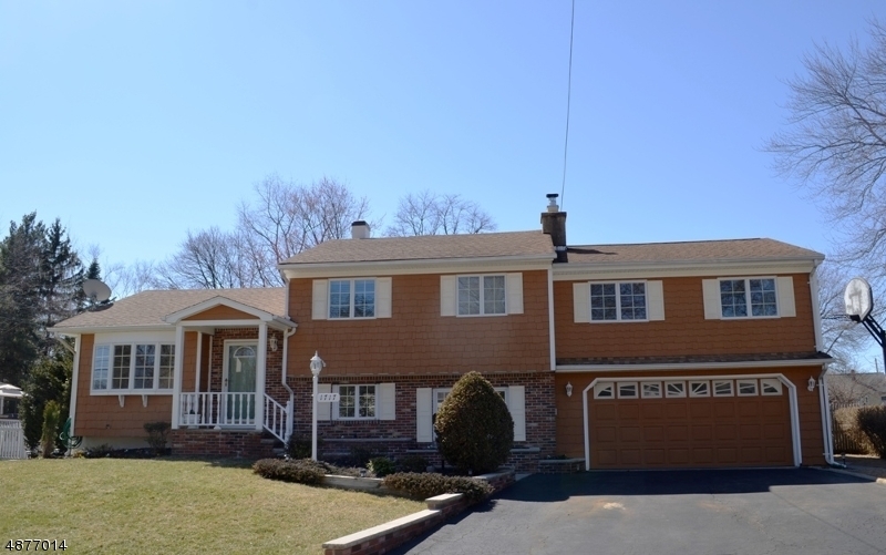 Property Photo:  1717 Wickford Rd  NJ 07080 