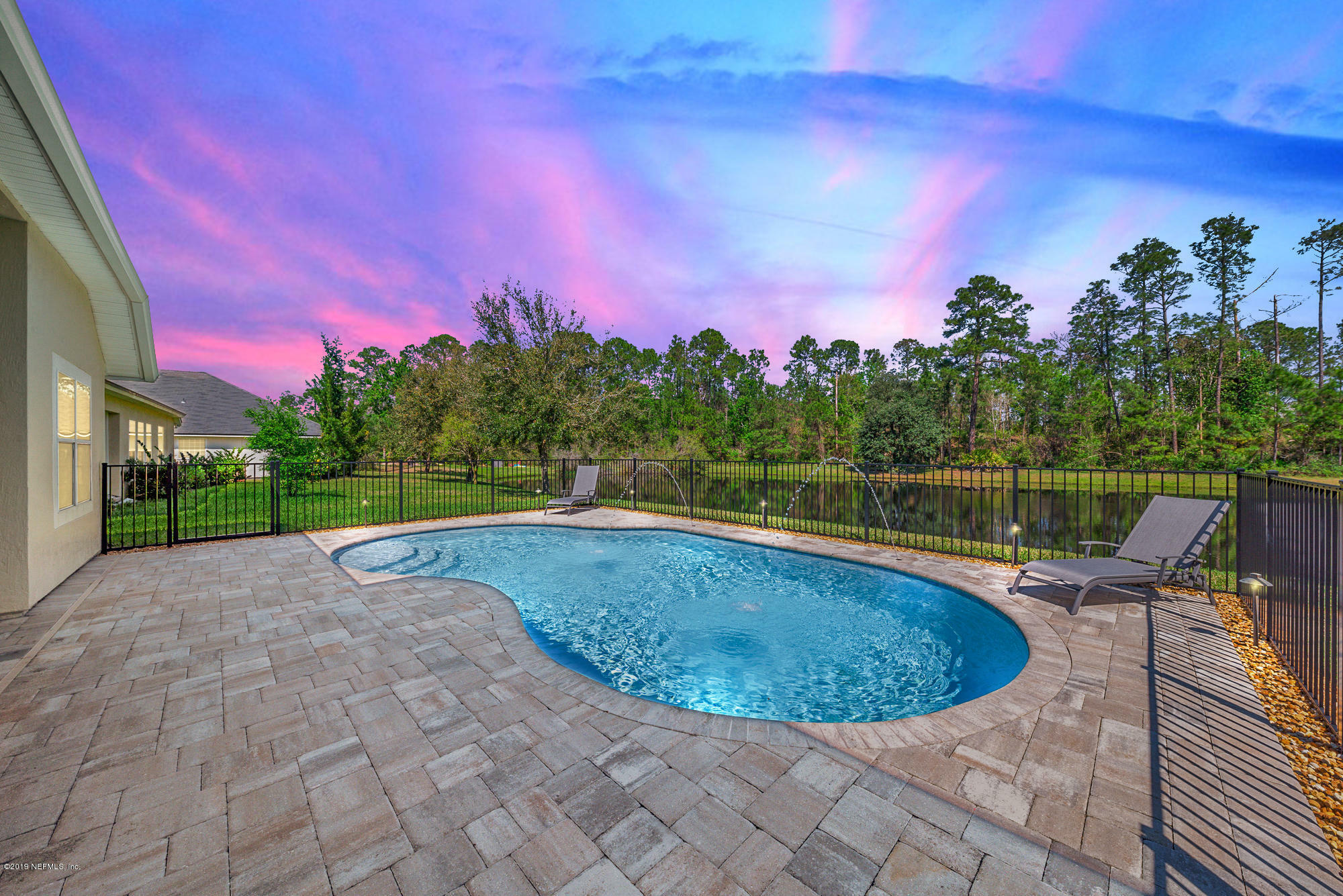 Property Photo: 14719 Silver Glen Drive E FL 32258