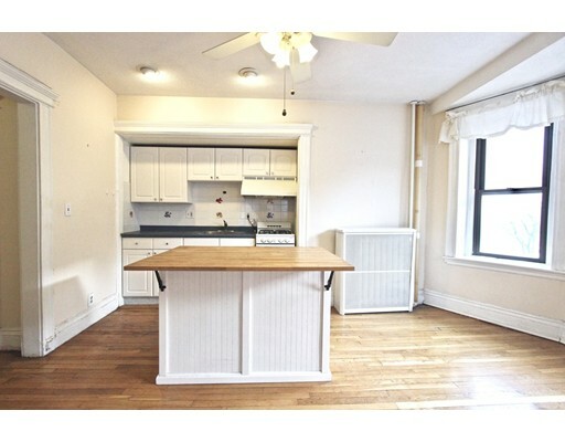 Property Photo:  285 Lynn Shore Dr 304  MA 01902 