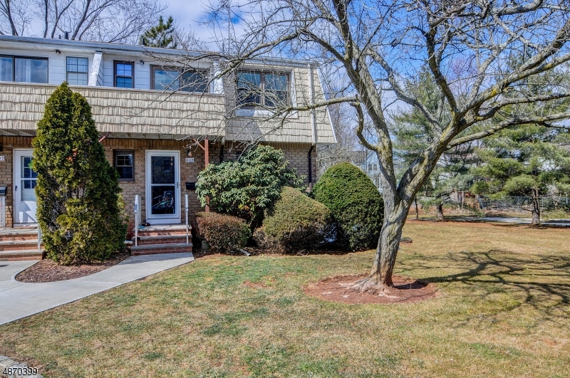 Property Photo: 608 Westminster Ct NJ 08844