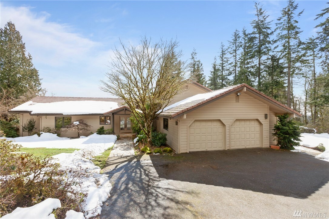 Property Photo: 10101 181st Ave SE WA 98027