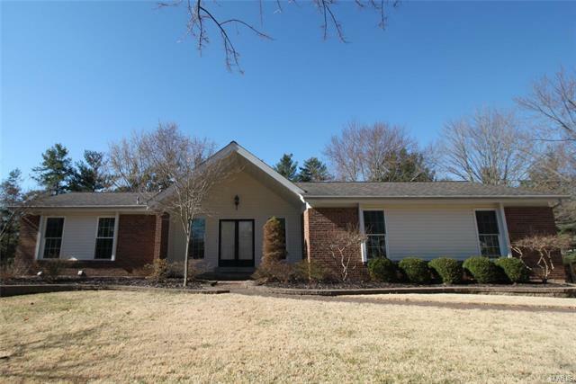 Property Photo: 1709 Howehill 63017