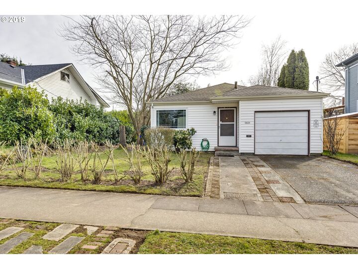 3630 SE Francis St  Portland OR 97202 photo