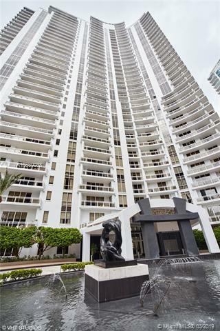 Property Photo:  901 Brickell Key Bl 1506  FL 33131 