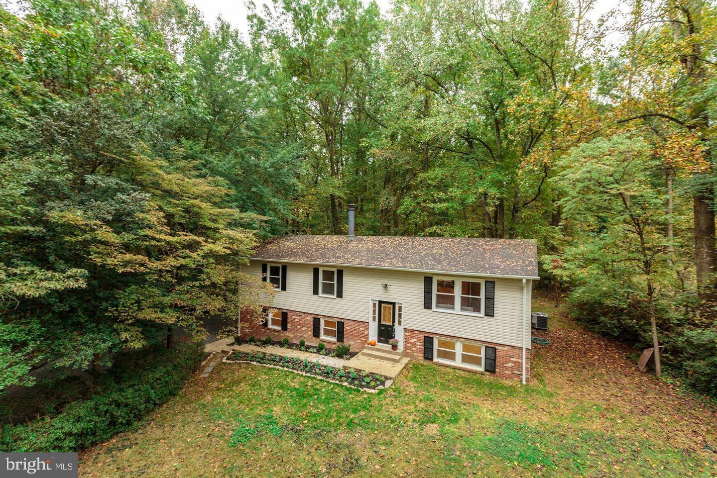 Property Photo:  8419 Spicewood Court  VA 22003 