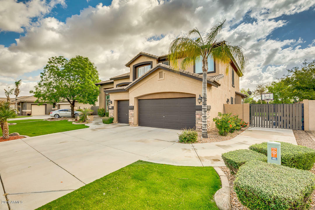 Property Photo: 6703 S Seneca Way AZ 85298