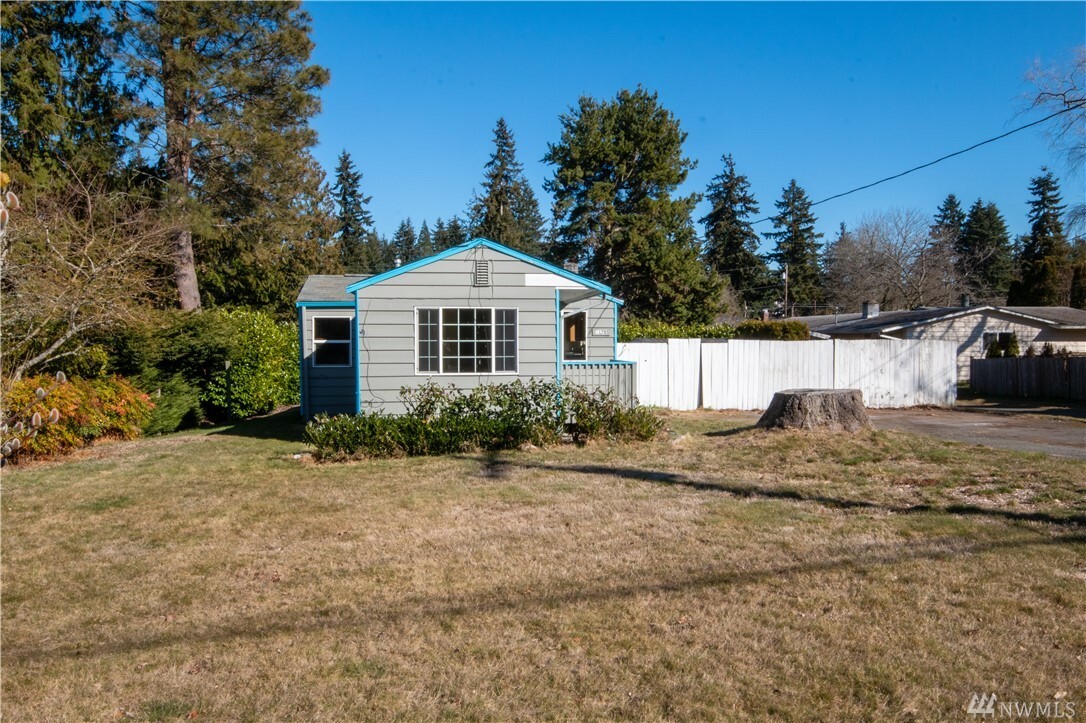 Property Photo:  21705 96th Ave W  WA 98020 