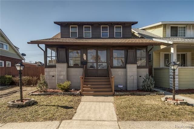 Property Photo:  114 Maple Street  MI 48218 