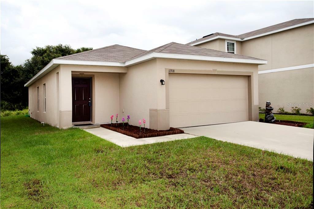 Property Photo: 11918 Grand Kempston Drive FL 33534