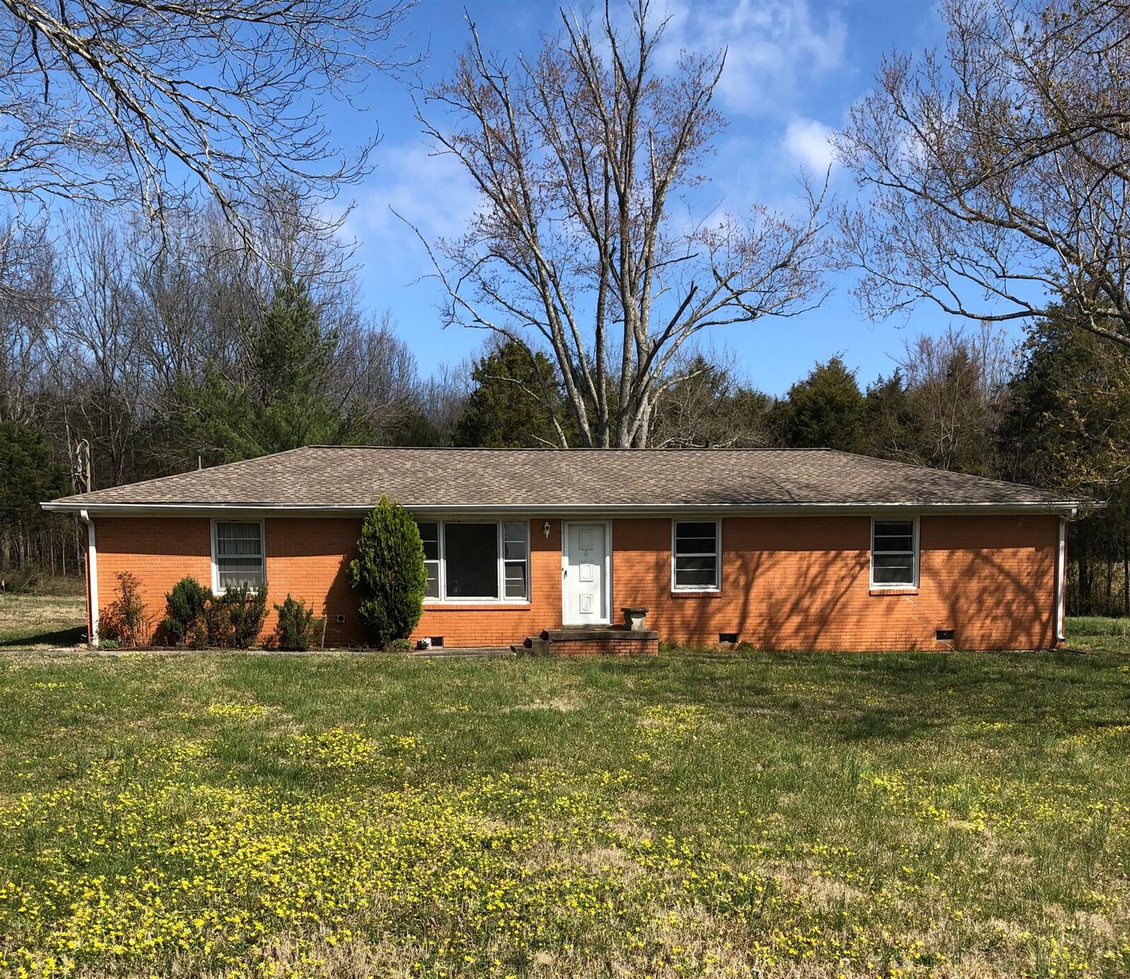Property Photo: 555 Lindsley Rd TN 37090