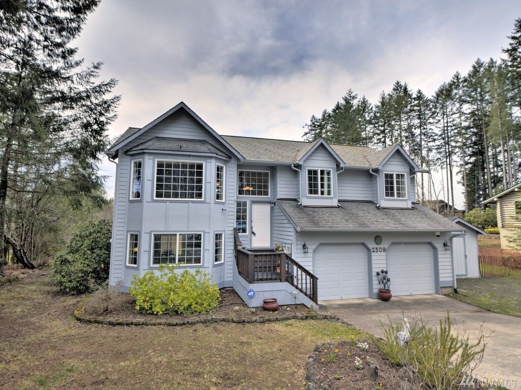 Property Photo:  2509 Lacrosse Ct  WA 98584 