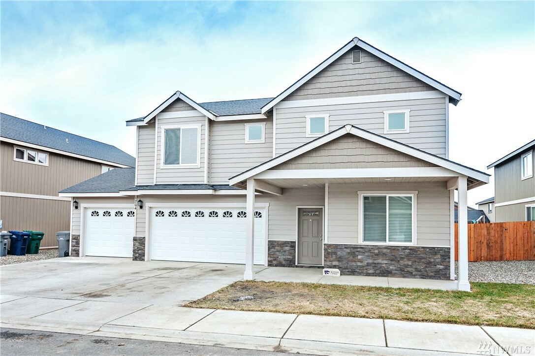 Property Photo:  1704 E Spokane  WA 98926 