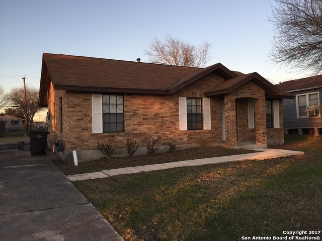 Property Photo: 2239 Rivas St TX 78228
