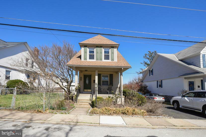 Property Photo: 329 Meetinghouse Lane PA 19072
