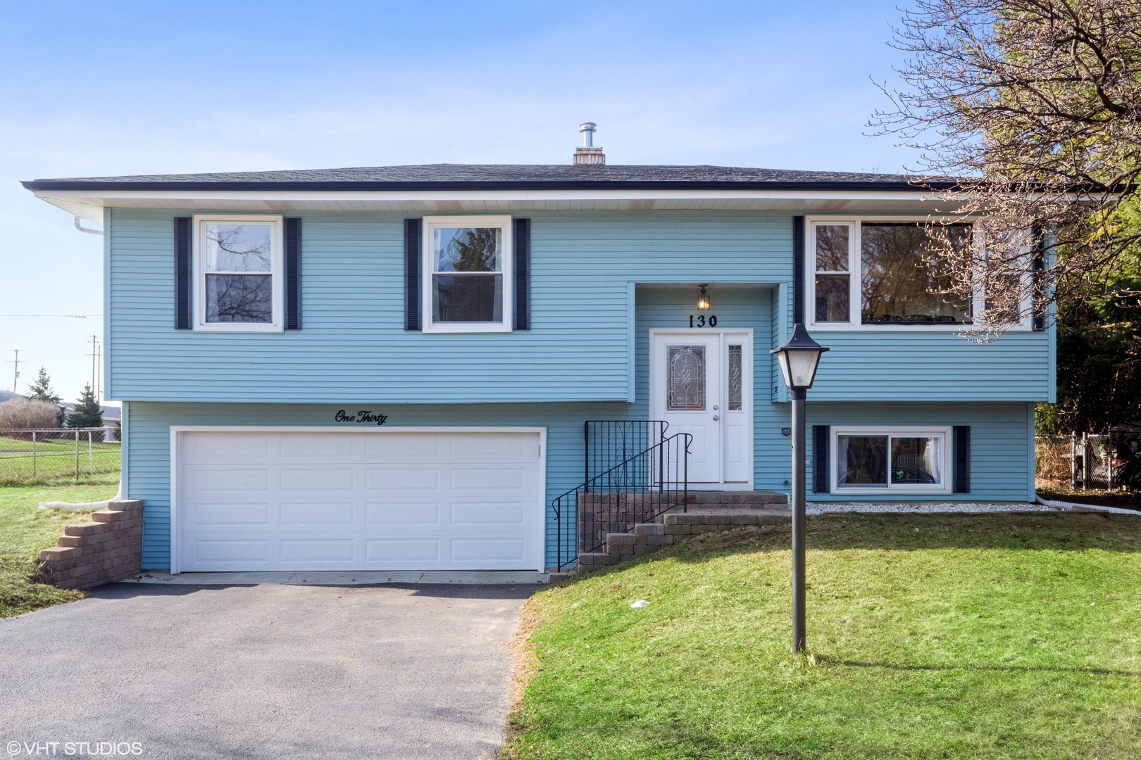 Property Photo: 130 Arapahoe Trail IL 60188