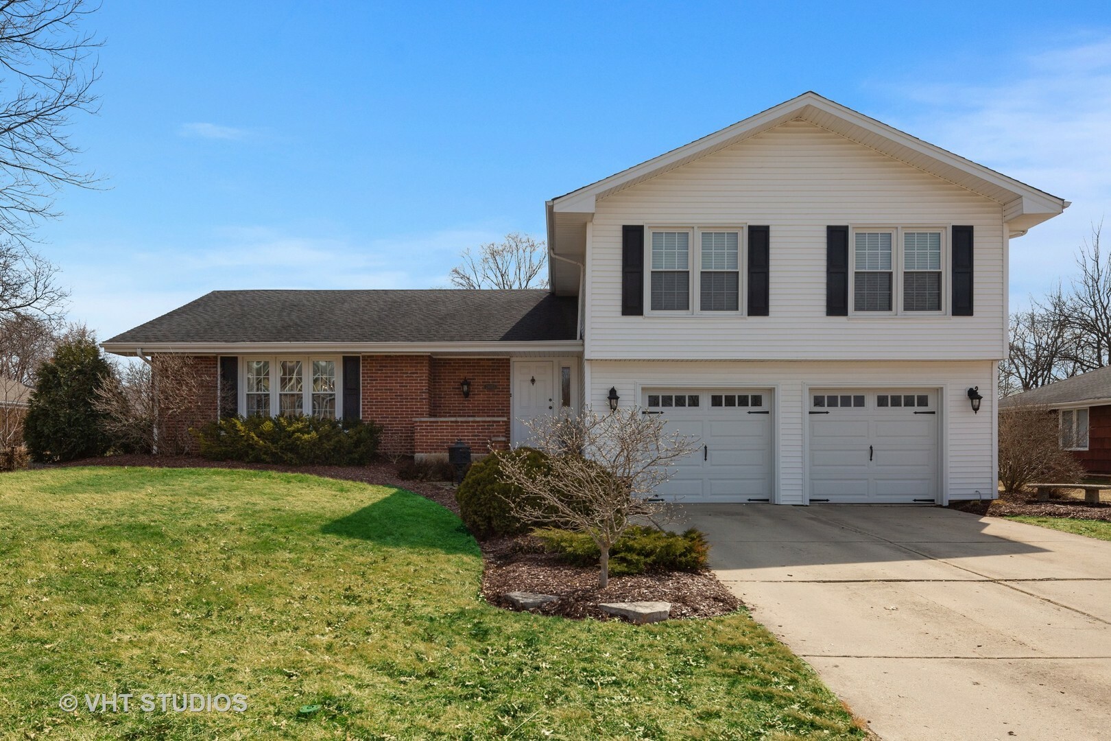 Property Photo:  2S053 Taylor Road  IL 60137 