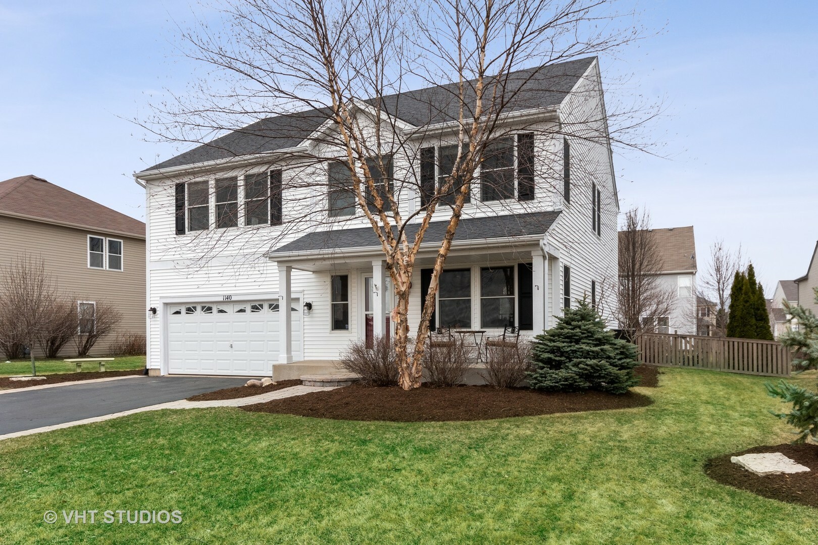 Property Photo: 1140 Blackberry Creek Drive IL 60119