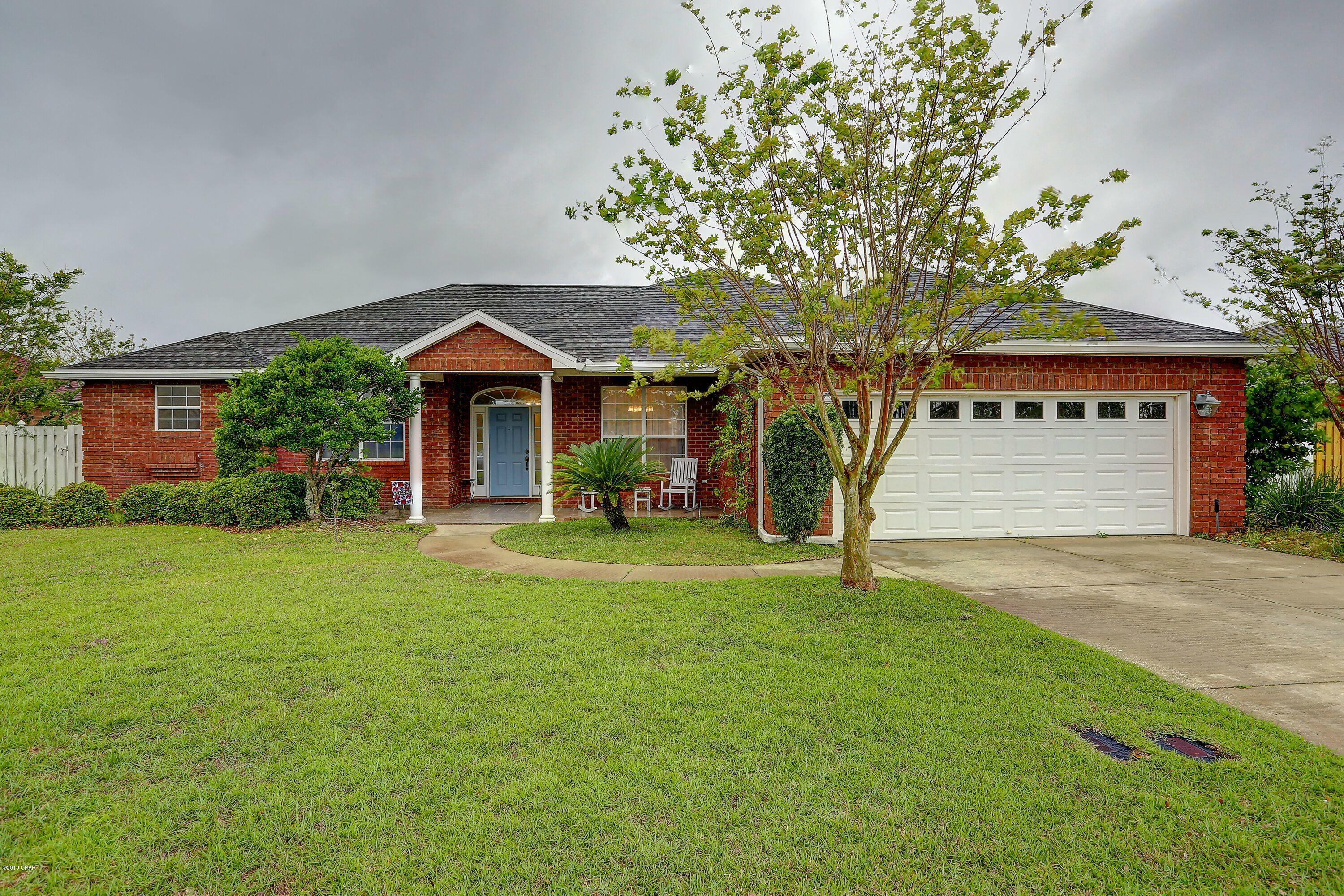 Property Photo: 131 Cottonwood Circle FL 32444