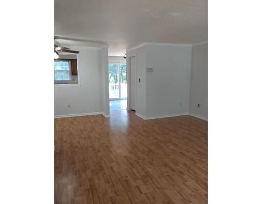 Property Photo:  4 Eagle Dr 4  MA 01516 