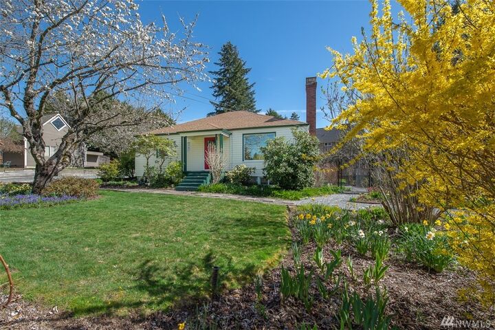 Property Photo: 19714 100th Avenue NE WA 98011