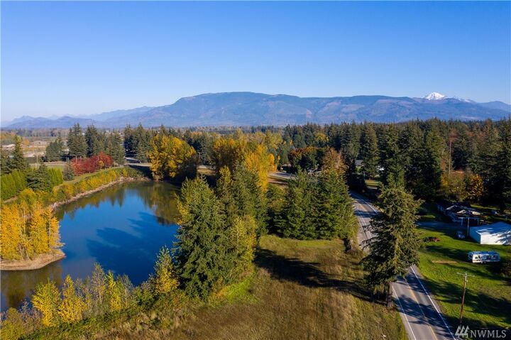 Property Photo: 2020 E Pole Rd WA 98247