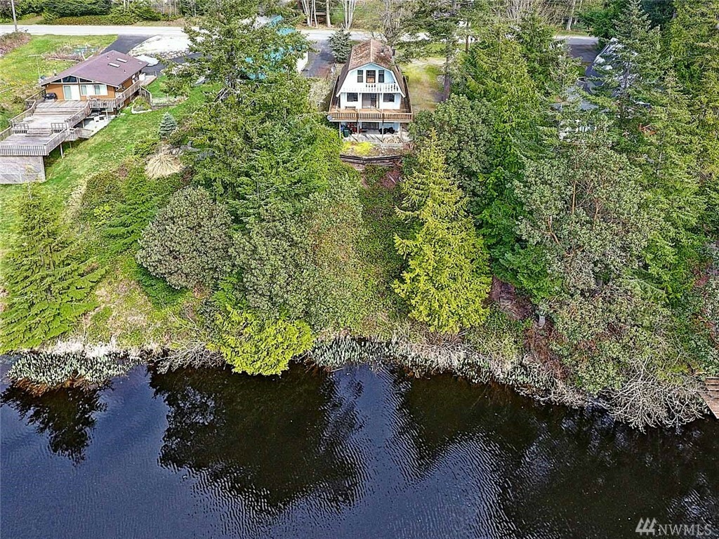 Property Photo:  1811 Lake Dr  WA 98282 