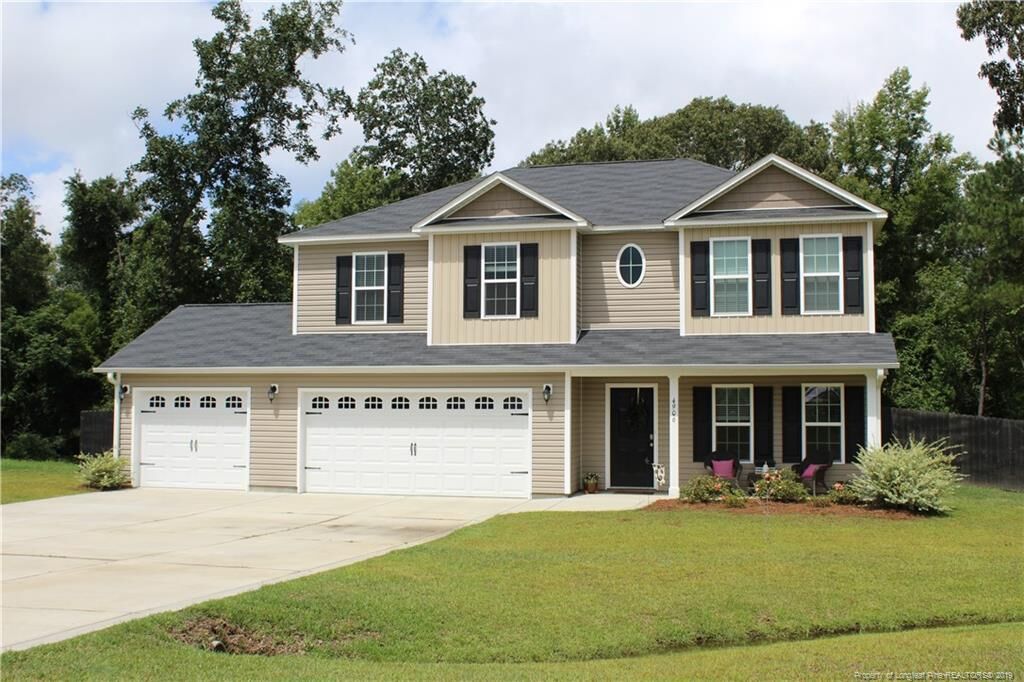 Property Photo: 4906 Avant Ferry Court NC 28306