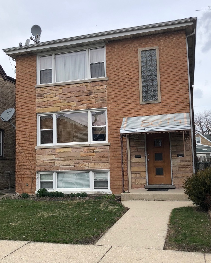 Property Photo: 5014 West Roscoe Street IL 60641