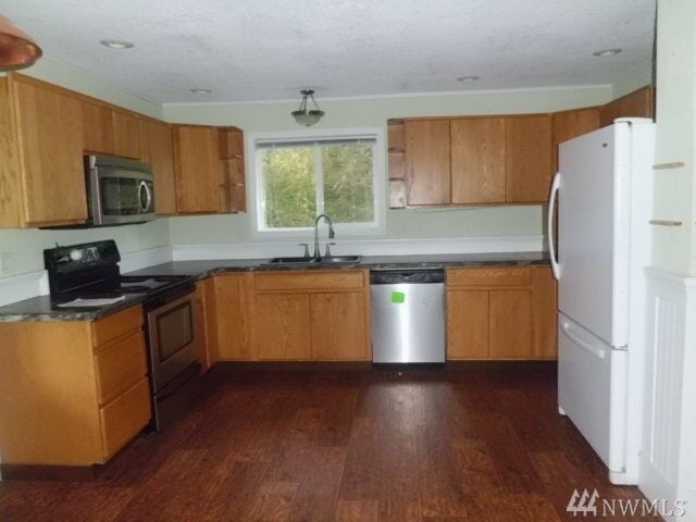 Property Photo: 211 SE Cowlitz Rd WA 98596