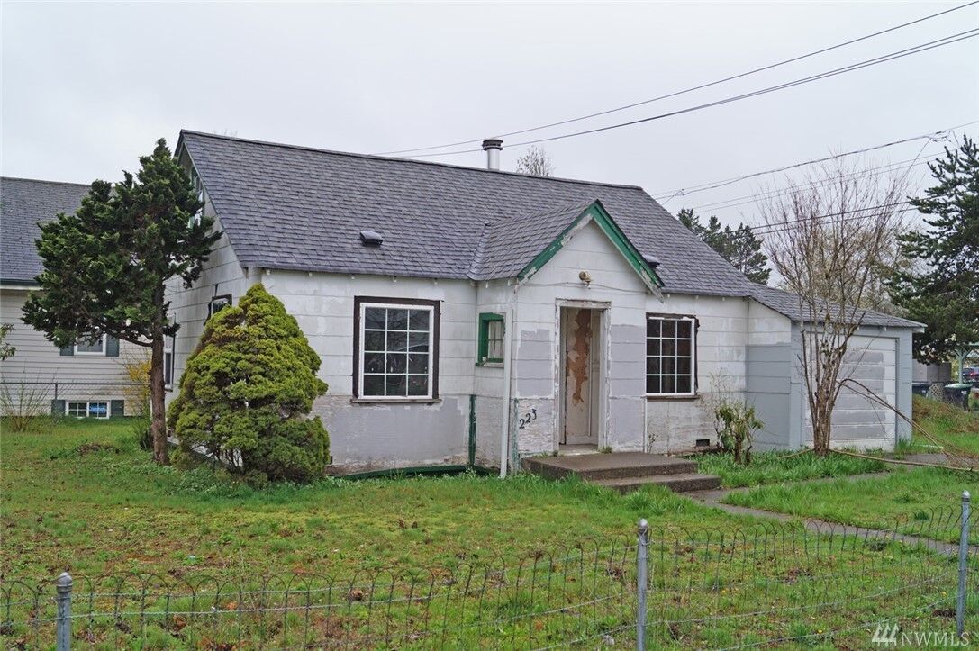 Property Photo: 223 E J Street WA 98584