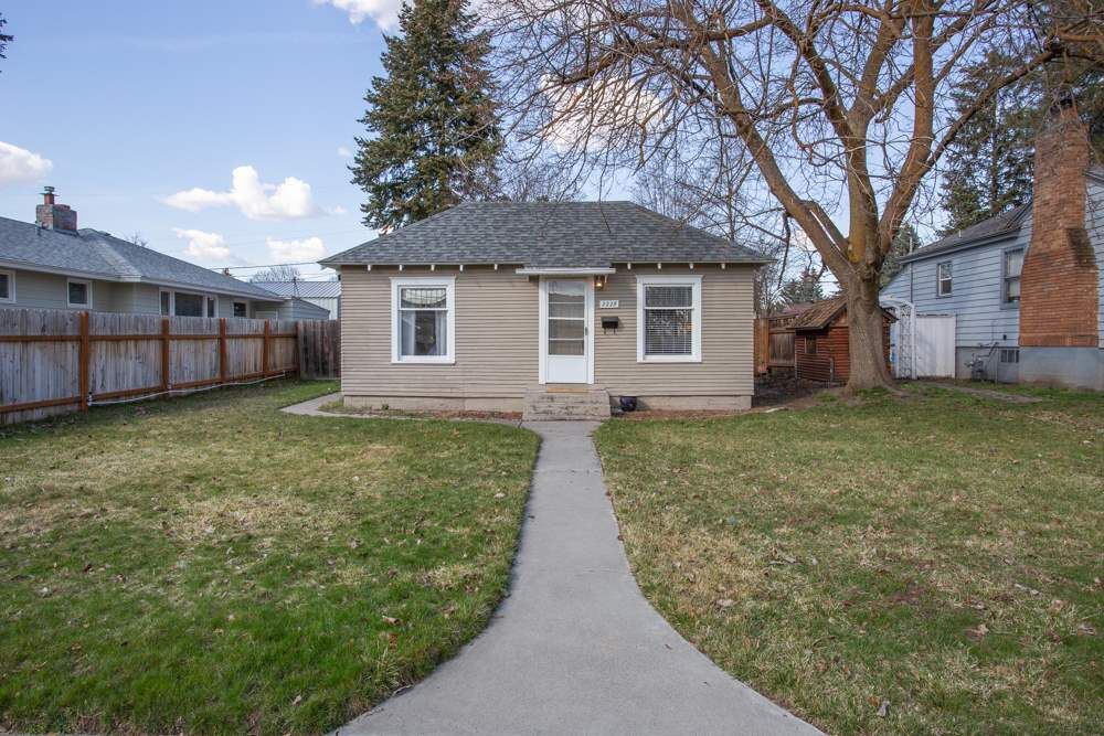 Property Photo:  2228 W Kiernan Ave  WA 99205 