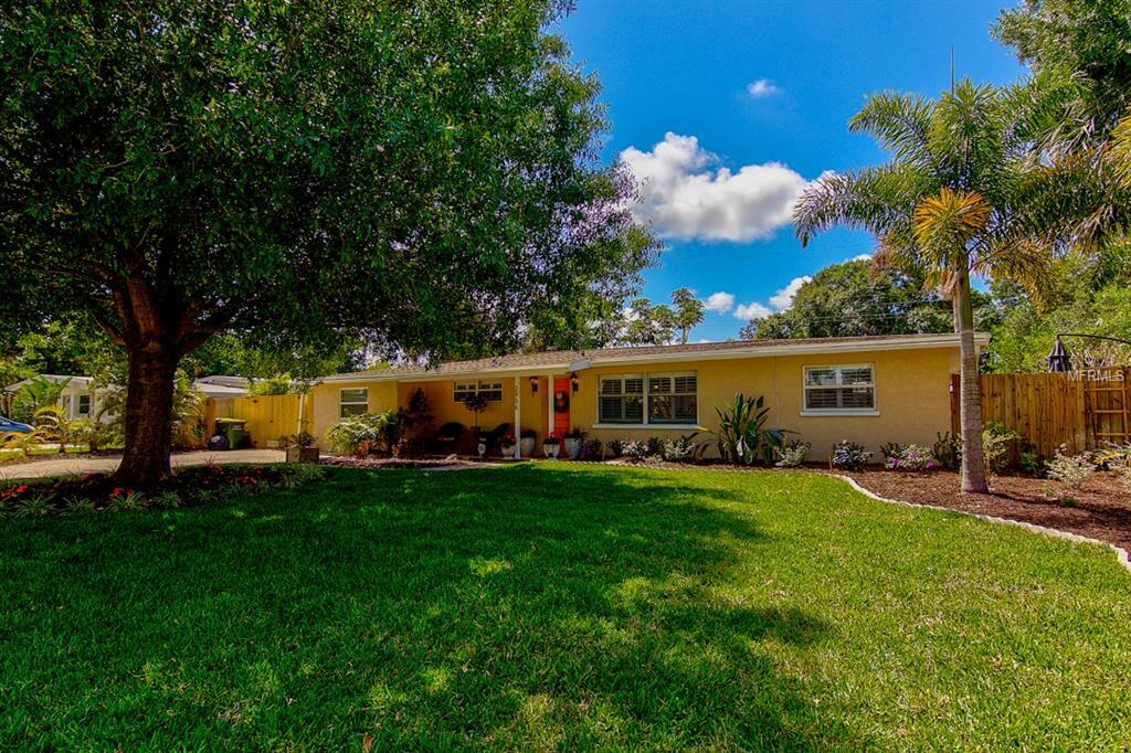 Property Photo:  2956 Louise Street  FL 34237 