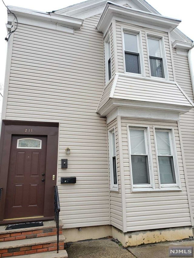 Property Photo:  211 7th Street 1  NJ 07029 