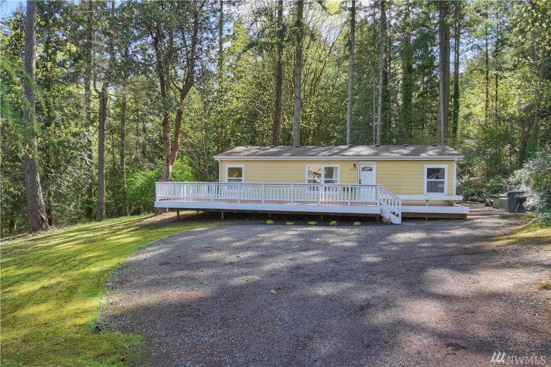 Property Photo:  8480 NE Hansen Rd  WA 98110 