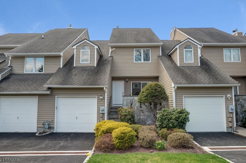 Property Photo: 6 Luft Ln NJ 07052