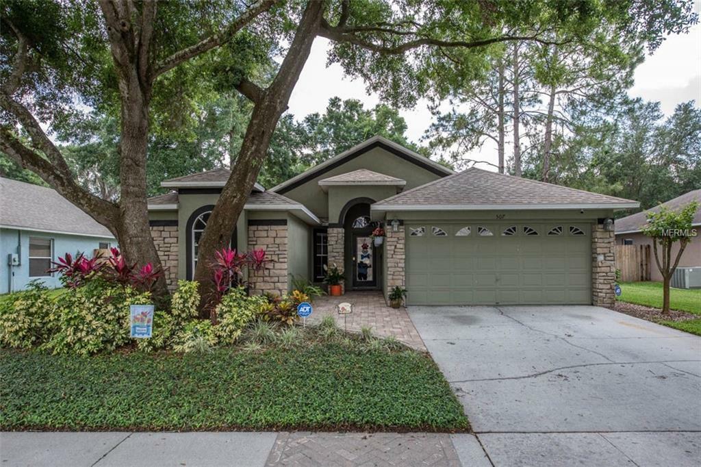 Property Photo:  507 Valencia Park Drive  FL 33584 